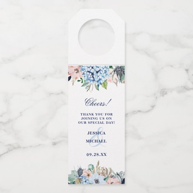 Rustikale Wasserfarben-Hydrangea-Hochzeit Flaschenanhänger (Vorderseite)