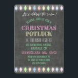 Rustikale Weihnachts Potluck Chalkboard String Lig Einladung<br><div class="desc">Rustikale Weihnachts Potluck Chalkboard String Lights. Ein buntes und fröhliches Design,  um Ihren Freund zur Feier der Saison einzuladen! Verwenden Sie das Tool Anpassen,  um Ifo hinzuzufügen,  Änderungen vorzunehmen. Für passende Artikel,  besuchen Sie bitte meine Weihnachts-Potluck-Sammlung.</div>