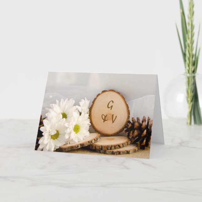 Rustikale White Daisies Woods Wedding Einladung (Vorderseite)