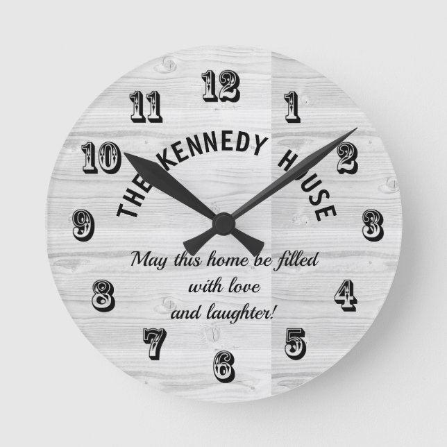 Rustikale White Wood Zuhause Quote Familie Runde Wanduhr (Vorderseite)