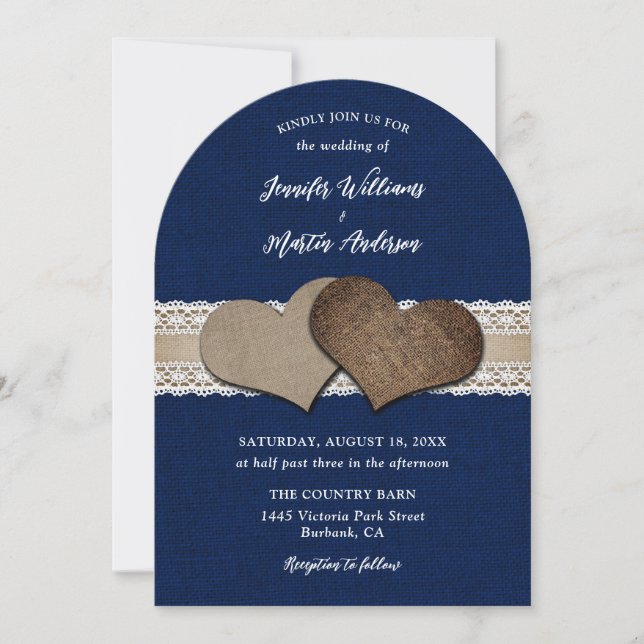Rustikaler Chic Navy Blue Burlap Hearts Lace Weddi Einladung (Vorderseite)