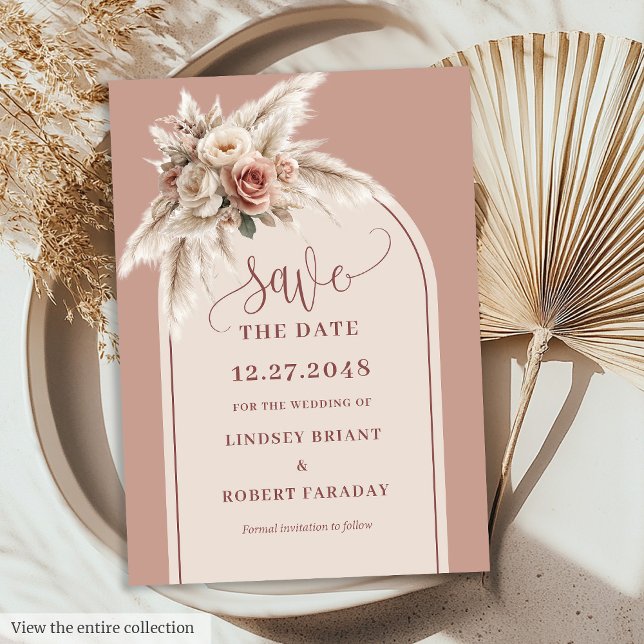 Rustikaler Chic Rosa Pampasgras-Bogen Save the Dat Einladung (Rustic Chic Pink Pampas Grass Arch Save the Date)