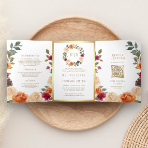 Rustikaler, erdiger Blumenkranz QR-Code Hochzeit Dreifach Gefaltete Einladung