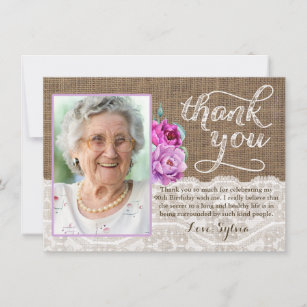 Rustikaler erwachsene Frau-mit Blumengeburtstag Dankeskarte