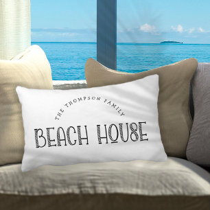 Rustikaler Familienname Beach House Text weiß Lendenkissen