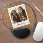 Rustikaler Foto-Rahmen mit quadratischem Instagram Gel Mousepad<br><div class="desc">Ein Vintages und trendiges Design mit einem Retro-Rahmen, mit dem Sie Ihr Lieblings-Selfie oder Portrait eines Freundes hinzufügen können. Verwenden Sie ein quadratisches Foto, um ein einzigartiges und persönliches Geschenk zu kreieren oder den Hipster Welpen behalten und einen trendigen Sake zu machen. Wenn Sie die Bilder anpassen müssen, klicken Sie...</div>