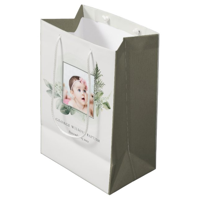 Rustikaler grüner Eukalyptus Fern Foliage Foto Tau Mittlere Geschenktüte (Vorderseite Schrägansicht)