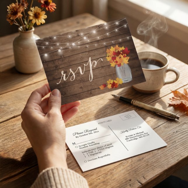 Rustikaler Herbst verlässt Mason Jar String Lights Einladungspostkarte (Von Creator hochgeladen)