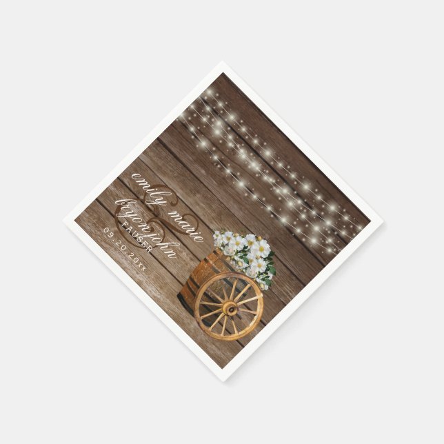 Rustikaler Holzfass und weiße Blume Serviette (Ecke)