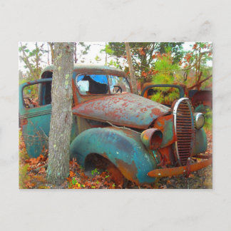 Rustikaler Junk Yard aus den dreißiger Jahren holt Postkarte