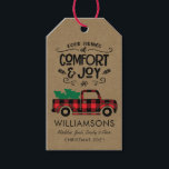 Rustikaler Komfort und Joy-Script-Geschenk Tag-Orn Geschenkanhänger<br><div class="desc">Rustikaler Komfort und Joy Script Tag und Ornament - Dieses bezaubernde Geschenktag mit hübschen, handgeschriebenen Schriftzeichen mit dem Aufdruck "Good Tidings of Comfort and Joy" ist personalisiert mit Ihrem Familiennamen und Familienmitgliedern. Ihr Foto wird auf der Rückseite des Tags angezeigt. Das Beste an diesem Tag? Sie können an den Weihnachtsbaum...</div>