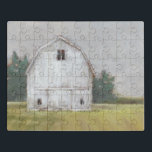 Rustikaler Stall Puzzle<br><div class="desc">Rustikaler Barnyard I von Ethan Harper. Weiße rustikale Scheune auf einem Feld mit Bäumen.</div>
