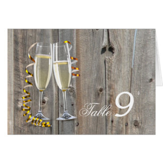 rustikaler Stallholz Champagner Western Hochzeit