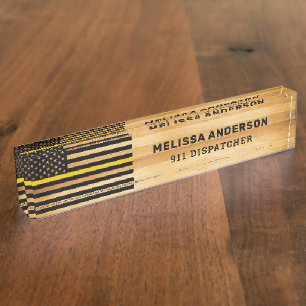 Rustikales 911 Dispatcher-Thin-Gold-Line-Flag Wood Namensplakette