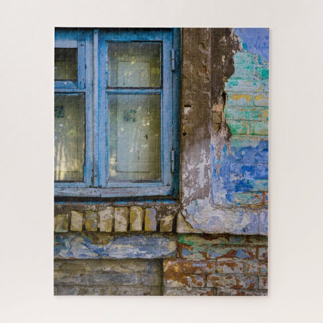 Rustikales altes Backstein-Holzhausfenster (Vertikal)