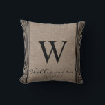 Rustikales Bauernhaus, das die Einband-Schnürsenke Kissen<br><div class="desc">Rustikales Bauernhaus Ticking Stripe Burlap Monogram Burgundy Ticking Stripe. Das Kissen ist mit Ihrer Monogramm und Ihrem Namen personalisiert. Kissen ist ein sehr nachdenkliches Geschenk, das für die nächsten Jahre geschätzt werden kann. Unser hochwertiges Template macht es einfach, Ihr Kissen individuell zu gestalten. Wenn Sie es weiter anpassen möchten, verwenden...</div>