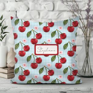 Rustikales Blau-Gingham und Kirschen-Monogramm Kissen