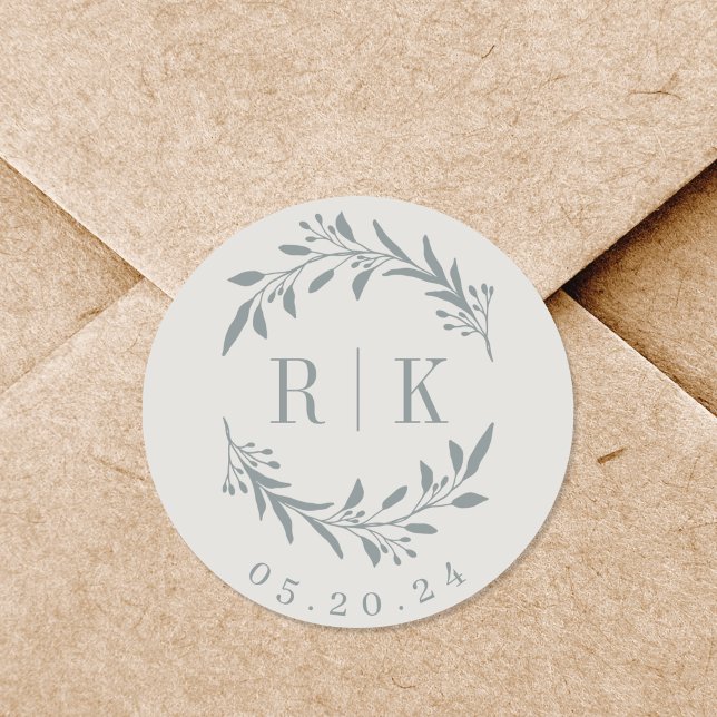 Rustikales Blue Botanical Wreath Wedding Monogram Runder Aufkleber (Von Creator hochgeladen)