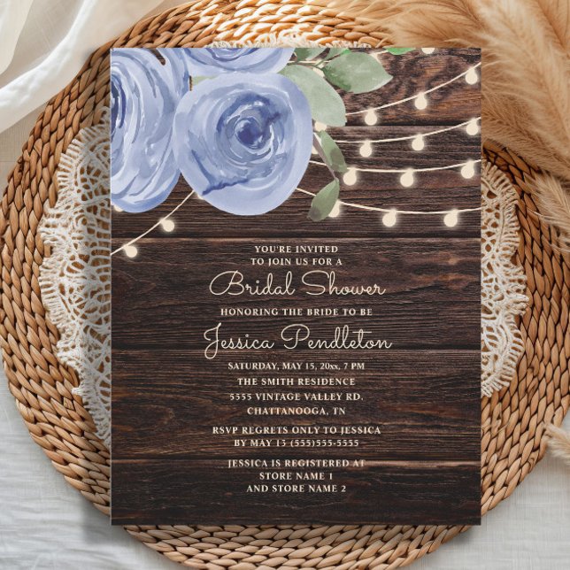 Rustikales Brautparty aus blauem Holz Einladung (Elegant dusty blue floral and string lights on rustic wood Bridal Shower invitation)