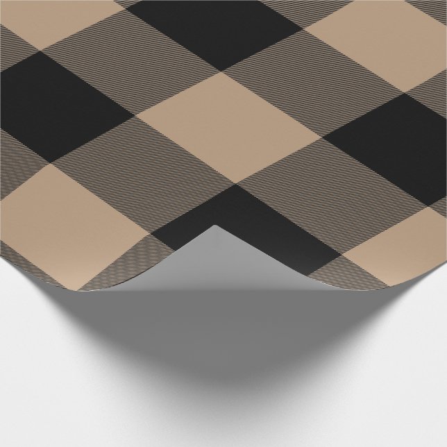 Rustikales Buffalo Karierter Kaffee Tan Black Geschenkpapier (Ecke)