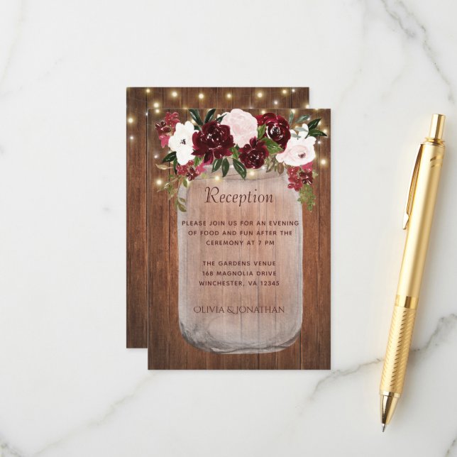 Rustikales Burgund Floral Mason Jar Hochzeitsempfa Begleitkarte (Vorderseite/Rückseite Beispiel)