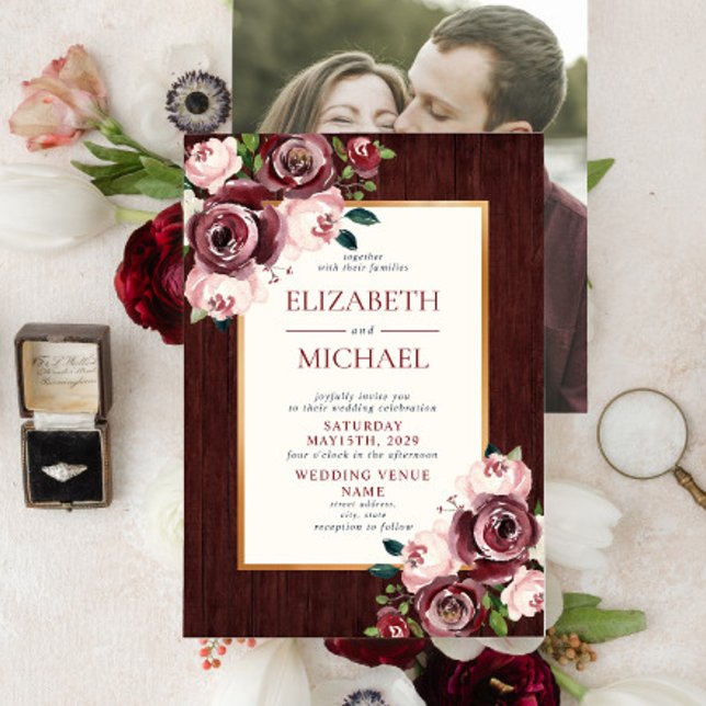 Rustikales Burgundy Blush Wood Gold Foto Hochzeit Einladung (Von Creator hochgeladen)