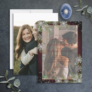Rustikales Burgundy Silver Winter Wood Vellum Wedd Einladung