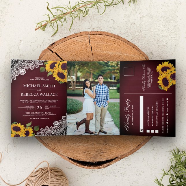 Rustikales Burgundy Wood Lace Sunflower Wedding Fo Dreifach Gefaltete Einladung (Von Creator hochgeladen)