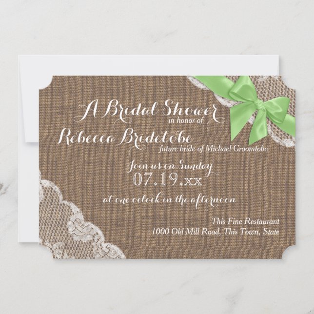 Rustikales Burlap- und Lace Green Bow-Brautparty Einladung (Vorderseite)