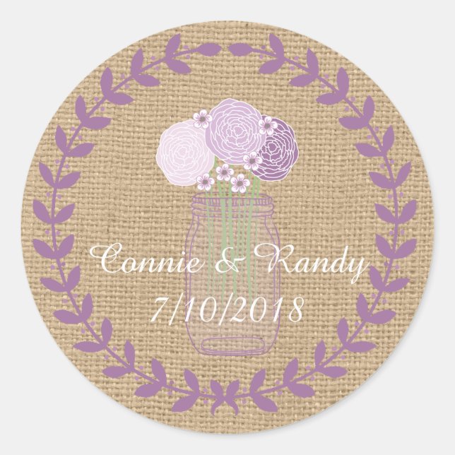 Rustikales Burlap und Lila Mason Jar Blume Hochzei Runder Aufkleber (Vorderseite)