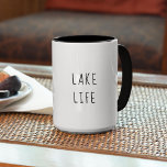 Rustikales Chic Lake Life Seehaus Modernes Haus Zweifarbige Tasse<br><div class="desc">Hey Seenliebhaber! Mit unserer Zazzle Tasse in zwei Tönen strahlt sie in einem rustikalen Chic Lake Life-Thema aus. Ideal für Ihr Seehaus oder Ihre moderne Kabine, diese Tasse bringt Seeblick zum Morgen. Stellen Sie sich das ruhige Wasser und die atemberaubende Aussicht vor. Mit seinem rustikalen Charme und seinem zweifarbigen Design...</div>