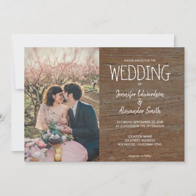 Rustikales dunkles Stallholz Foto Land Hochzeit Einladung (Vorderseite)