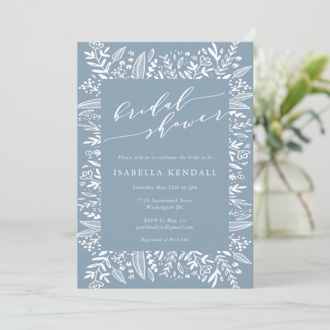 Rustikales Dusty Blue Floral Line Art Brautparty Einladung (Stehend Vorderseite)