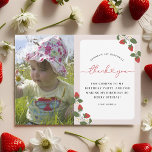 Rustikales Elegantes Foto Dankeskarte<br><div class="desc">Foto zum ersten Geburtstag eines Mädchens mit individuellem Design,  bedankt sich bei der Dankeschön-Karte mit Ihrem Foto und der personalisierten Nachricht mit modernem Handskript und roten Erdbeeren-Design.</div>