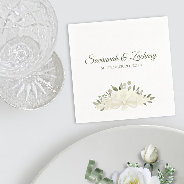 Rustikales Elfenbein White Boho Floral Bouquet Wed Serviette (In Situ with Plate)