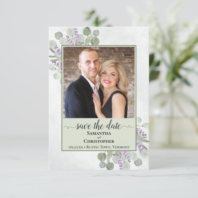 Rustikales Eukalyptus & Lavender Green Wedding Fot Save The Date (Stehend Vorderseite)