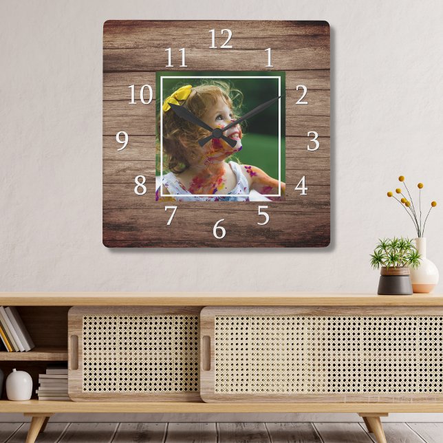 Rustikales Foto aus Stallholz Quadratische Wanduhr (Von Creator hochgeladen)