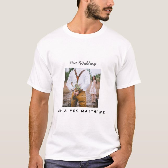 Rustikales Foto Collage Monogram NEWLYWEDS WEDS T-Shirt (Vorderseite)
