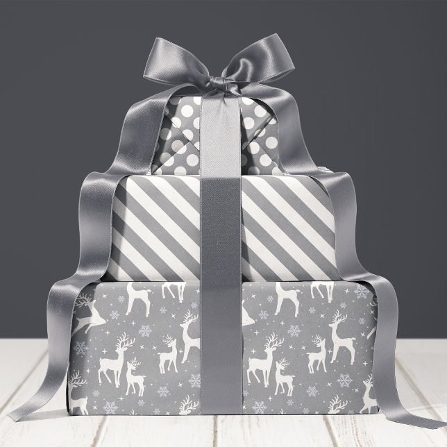Rustikales graues Waldland Hirsch & Schneeflocken  Geschenkpapier Set (Von Creator hochgeladen)