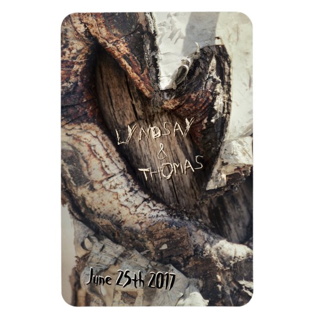 Rustikales Herz in Birch Bark Carved Names Natural Magnet (Vertikal)