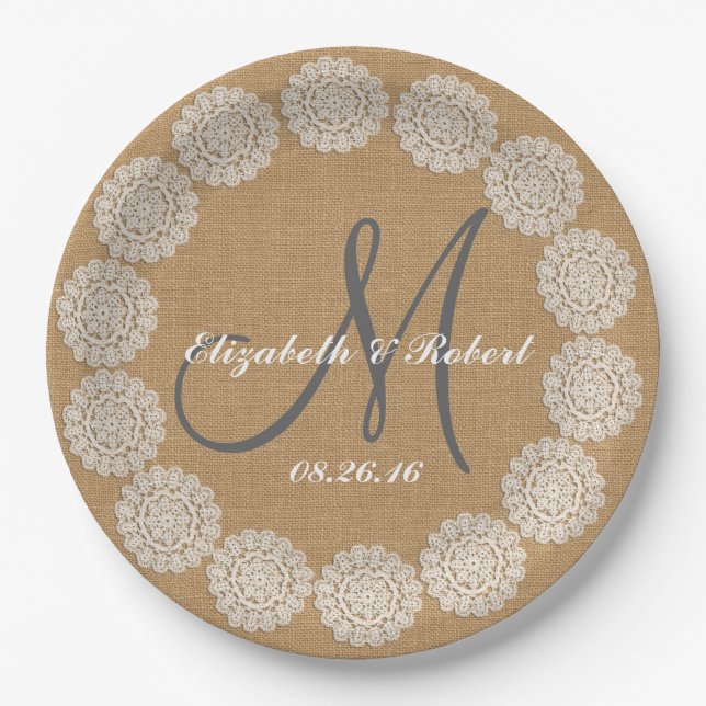 Rustikales Hochzeitburlap Monogram Names Lace Pappteller (Vorderseite)