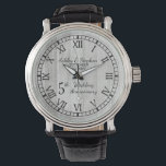 Rustikales Holz 5. Hochzeitstag Armbanduhr<br><div class="desc">Das klassische Geschenk zum 5. Jubiläum ist Holz. Mit diesem Gedanken haben wir dieses rustikale Imitat aus Holz modernen fünften Jahrestag Design mit römischen Ziffern, Ihre Namen und Hochzeitsdatum. Composite Design von Holiday Hearts Designs (Rechte vorbehalten). Wenn Sie vor dem Kauf irgendwelche Fragen haben oder Hilfe beim Design benötigen, schreiben...</div>