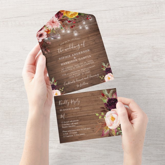 Rustikales Holz Burgund Blumenleuchten Hochzeit All In One Einladung (Abreißen)