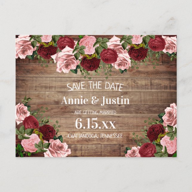 Rustikales Holz Burgundy Blush Pink Floral Rett Da Postkarte (Vorderseite)