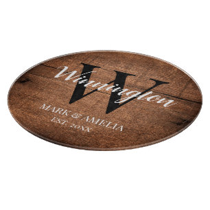 Rustikales Holz Familienname Monogramm Hochzeitsda Schneidebrett