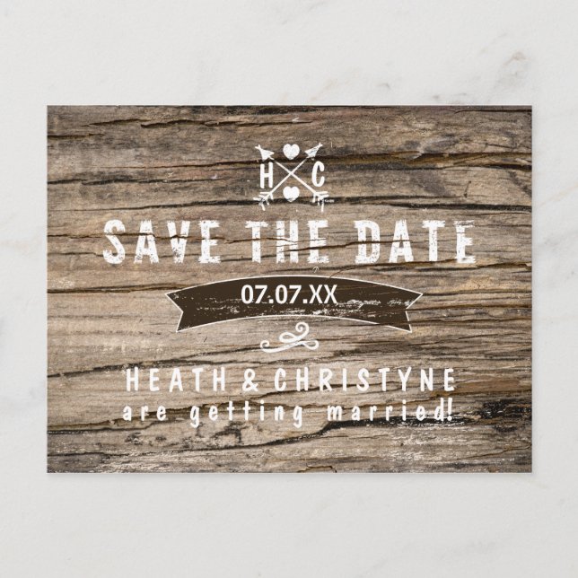 Rustikales Holz und Pfeile "SAVE THE DATE" Postkar Ankündigungspostkarte (Vorderseite)