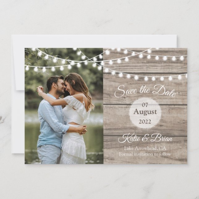 Rustikales Holz und Streichleuchten Save the Date  Einladung (Vorderseite)