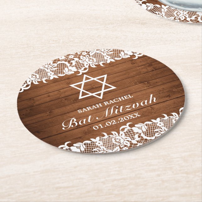 Rustikales Holz und weiße Spitzen Bar Bat Mitzvah Runder Pappuntersetzer (Angewinkelt)