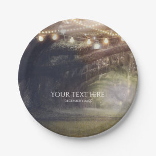 Rustikales Holz verzauberte Wald u. beleuchtet Pappteller