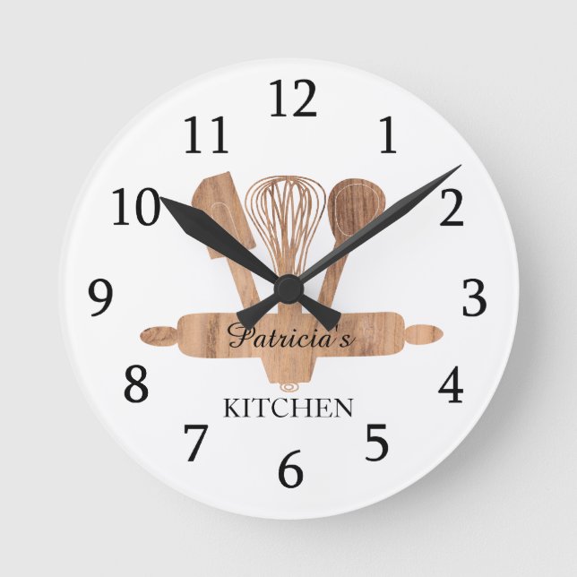 Rustikales Holzbackmittel Individuelle Name Küche Runde Wanduhr (Vorderseite)